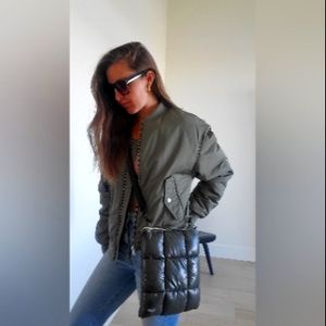 iSkin Puffer/Bubble I-Pad Crossbody Bag Purse